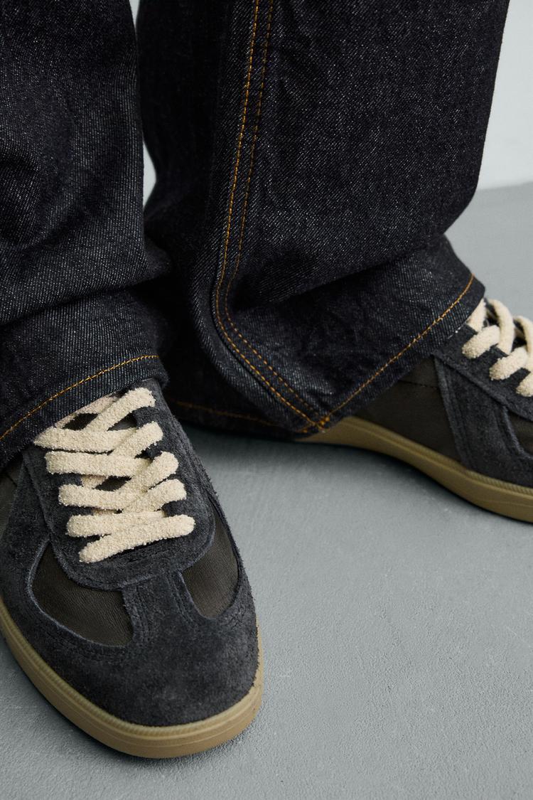 RETRO STYLE TRAINERS
