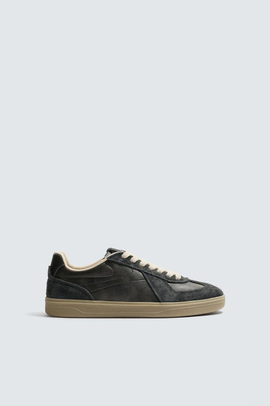 RETRO STYLE TRAINERS